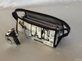 Small sewing bag with 3 suspended zippered pockets
